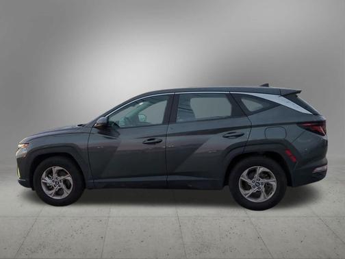 2022 Hyundai TUCSON SE