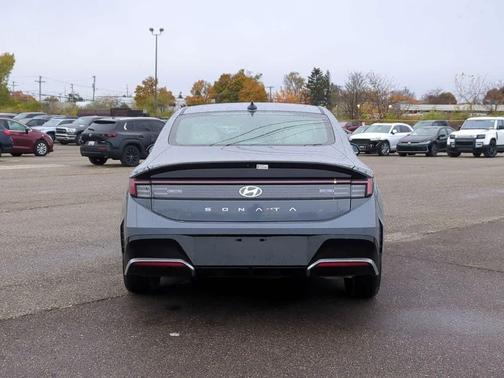 2025 Hyundai SONATA SEL