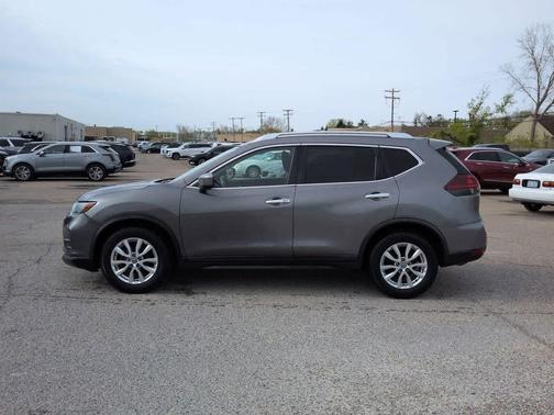 Gun Metallic 2018 Nissan Rogue SV