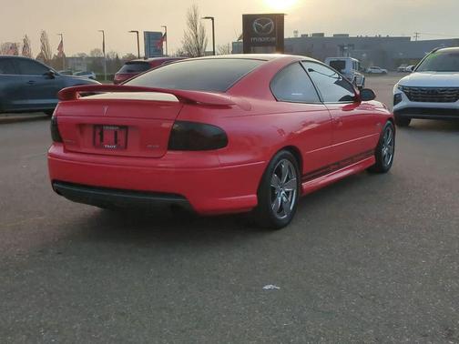 2005 Pontiac GTO 2dr Cpe