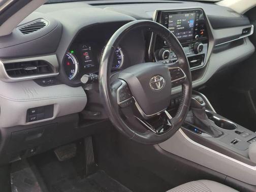 2021 Toyota Highlander Hybrid LE