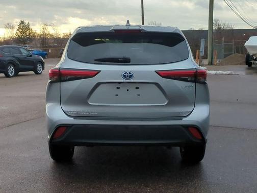 2021 Toyota Highlander Hybrid LE