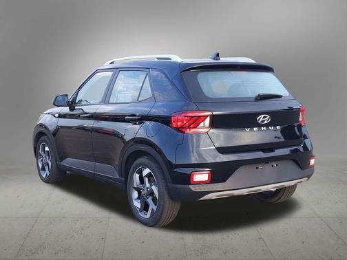 2022 Hyundai VENUE SEL