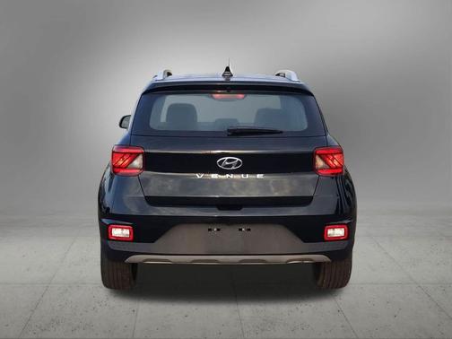 2022 Hyundai VENUE SEL