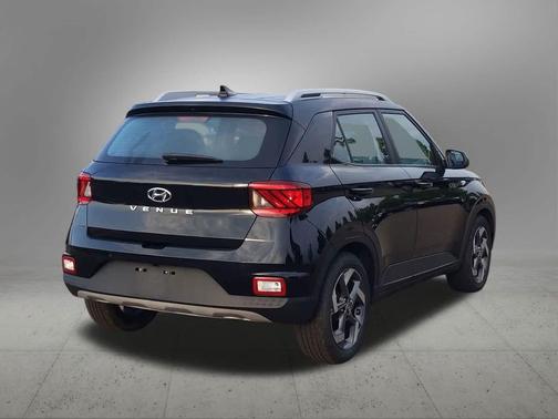 2022 Hyundai VENUE SEL