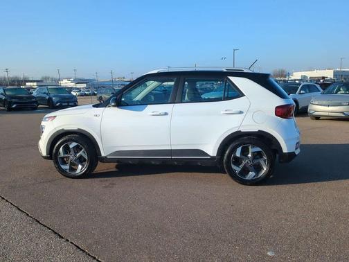 2023 Hyundai VENUE Limited