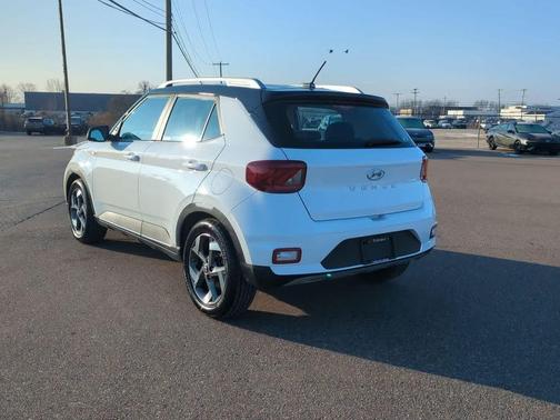 2023 Hyundai VENUE Limited