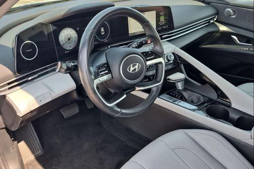 Abyss Black 2025 Hyundai ELANTRA Limited