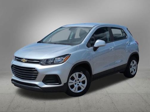 Silver Ice Metallic 2018 Chevrolet Trax LS