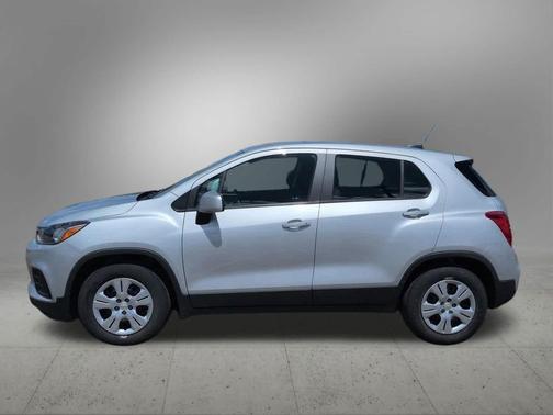 Silver Ice Metallic 2018 Chevrolet Trax LS