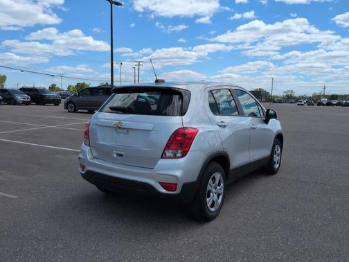 Silver Ice Metallic 2018 Chevrolet Trax LS