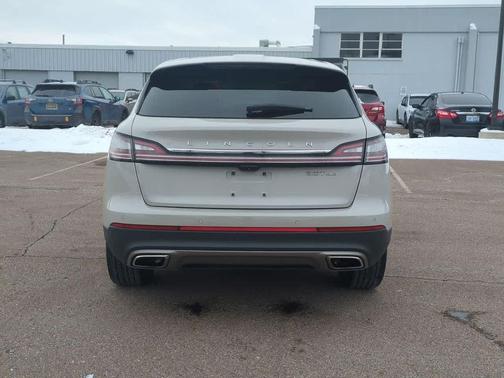 2020 Lincoln Nautilus Reserve