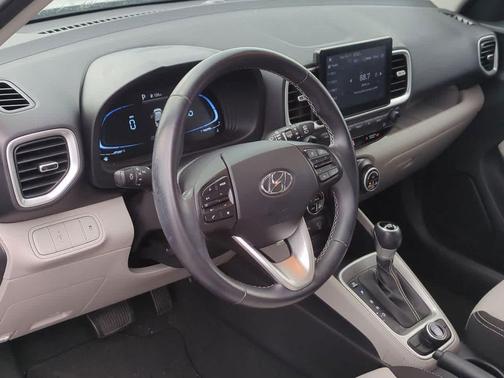 2023 Hyundai VENUE SEL