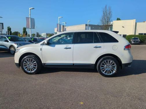 2013 Lincoln MKX Base