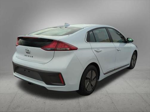 2022 Hyundai IONIQ Hybrid SE