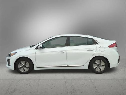 2022 Hyundai IONIQ Hybrid SE