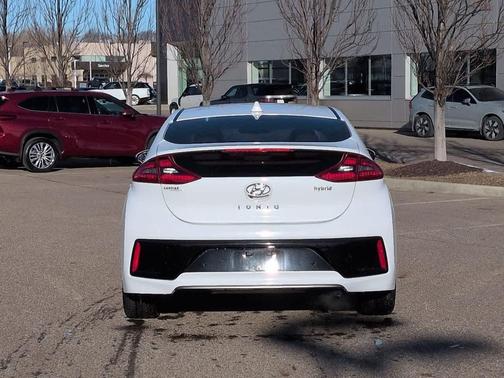 2018 Hyundai IONIQ Hybrid Limited