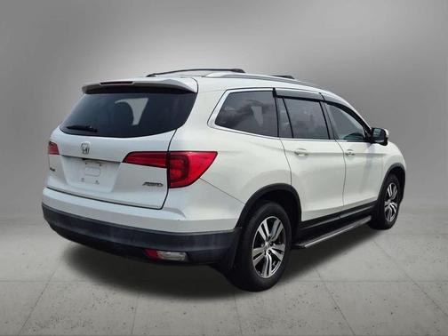 White Diamond Pearl 2016 Honda Pilot EX-L