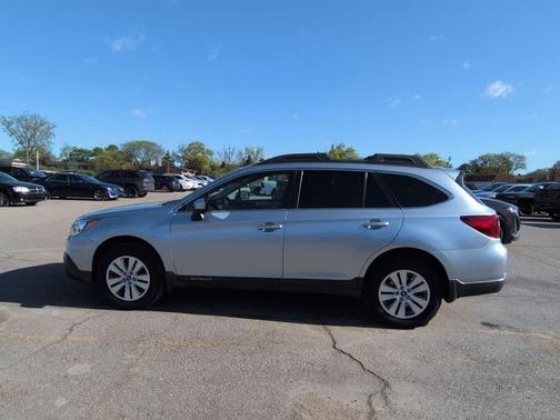 Ice Silver Metallic 2017 Subaru Outback 2.5i Premium