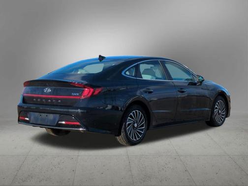 2023 Hyundai SONATA Hybrid SE