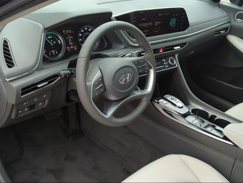 2023 Hyundai SONATA Hybrid SE