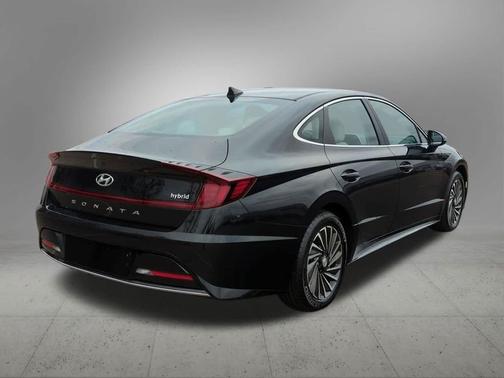 2023 Hyundai SONATA Hybrid SE
