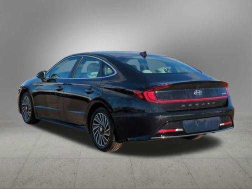 2023 Hyundai SONATA Hybrid SE