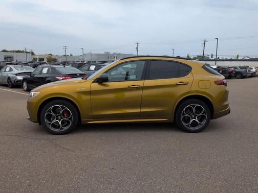 Gold 2023 Alfa Romeo Stelvio Veloce AWD