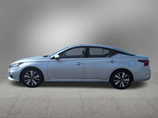 Brilliant Silver Metallic 2019 Nissan Altima 2.5 SL