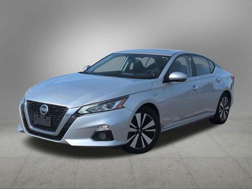 Brilliant Silver Metallic 2019 Nissan Altima 2.5 SL