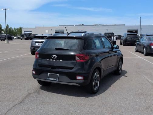 Onyx Black 2023 Hyundai VENUE SEL