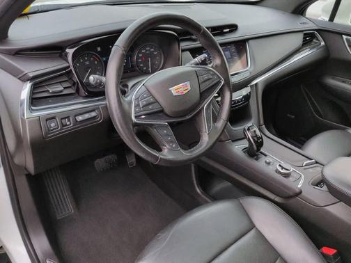 Crystal White Tricoat 2020 Cadillac XT5 Premium Luxury