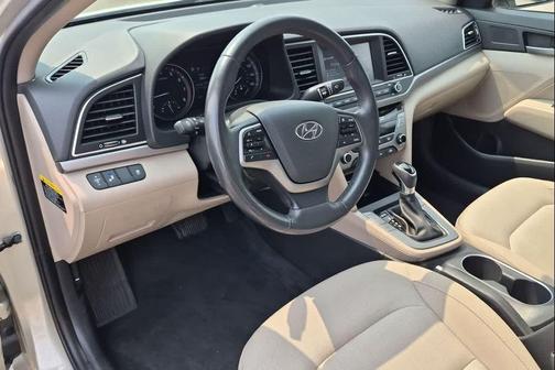 Mineral Beige Pearl 2017 Hyundai ELANTRA SE