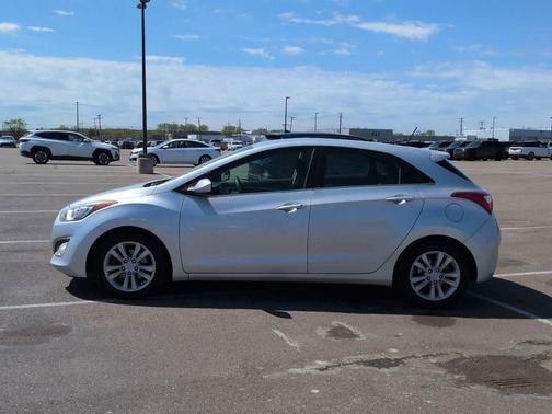 Shimmering Silver 2014 Hyundai Elantra GT Base
