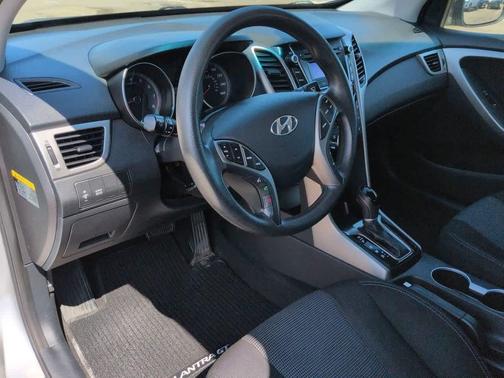Shimmering Silver 2014 Hyundai Elantra GT Base