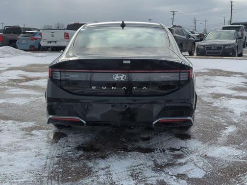 2025 Hyundai SONATA SEL