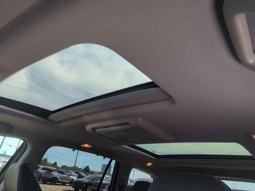 Lunar Silver Metallic 2017 Honda Pilot Elite
