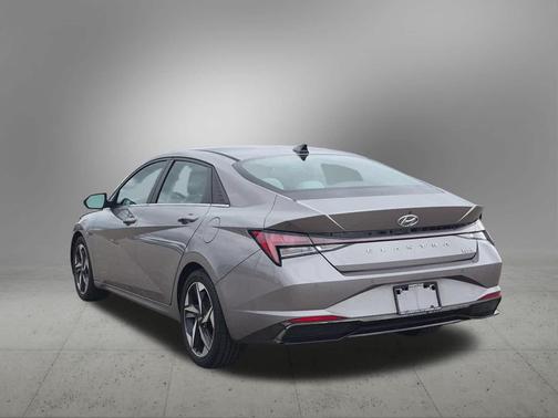 Fluid Metal 2021 Hyundai ELANTRA HEV Limited