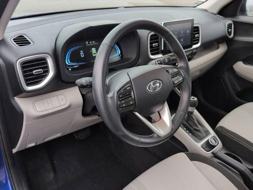2023 Hyundai VENUE SEL