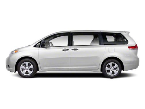 Super White 2013 Toyota Sienna SE
