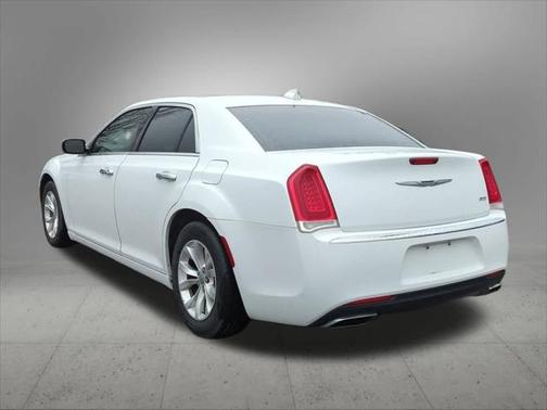 2016 Chrysler 300 Limited