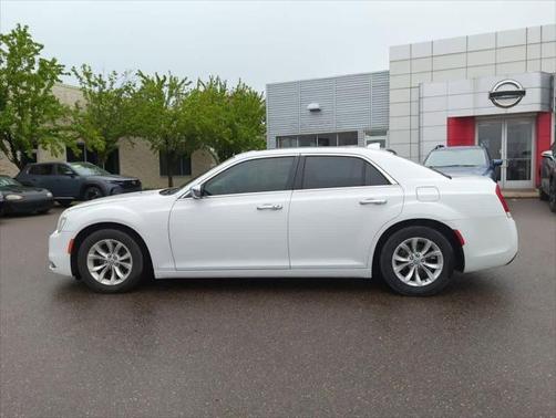 2016 Chrysler 300 Limited