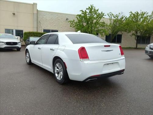 2016 Chrysler 300 Limited