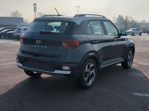 2023 Hyundai VENUE Limited