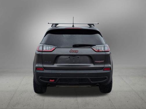 Granite Crystal Metallic Clearcoat 2019 Jeep Cherokee Trailhawk