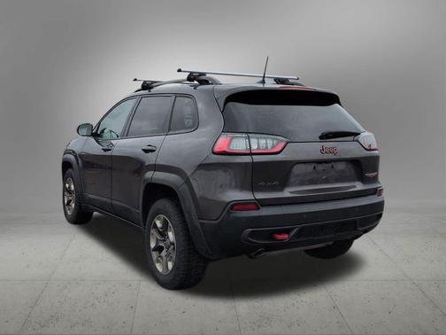 Granite Crystal Metallic Clearcoat 2019 Jeep Cherokee Trailhawk