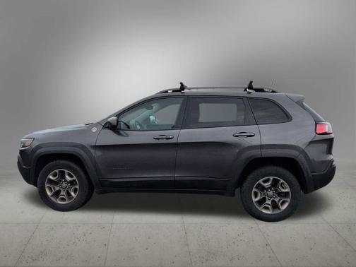 Granite Crystal Metallic Clearcoat 2019 Jeep Cherokee Trailhawk
