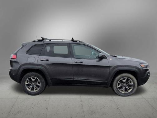 Granite Crystal Metallic Clearcoat 2019 Jeep Cherokee Trailhawk