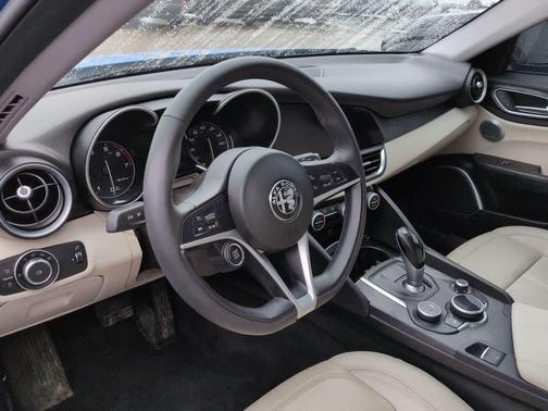 2019 Alfa Romeo Giulia Base