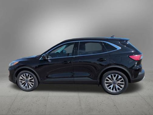 Agate Black Metallic 2022 Ford Escape Titanium